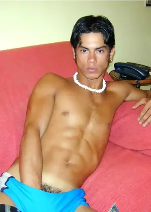 Canuto naked